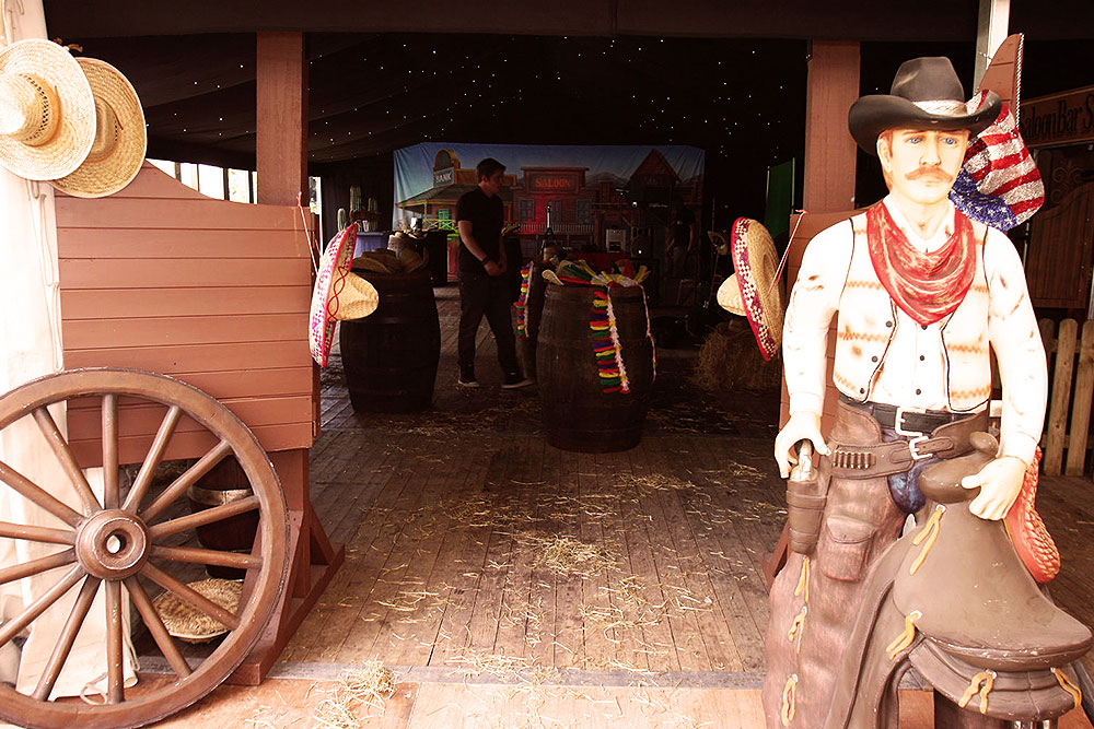 Wild West BBQ theme decor